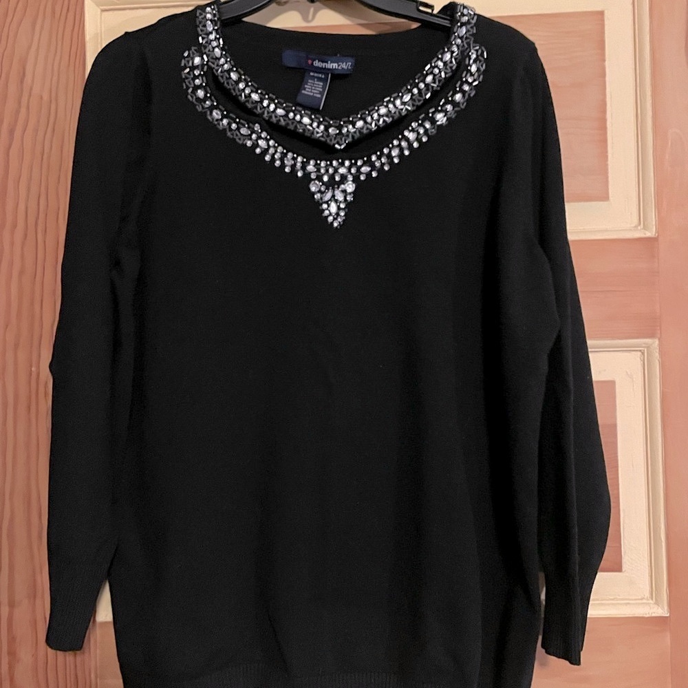 Chic Black Sweater with Embellished and Cutout Neckline, Very soft